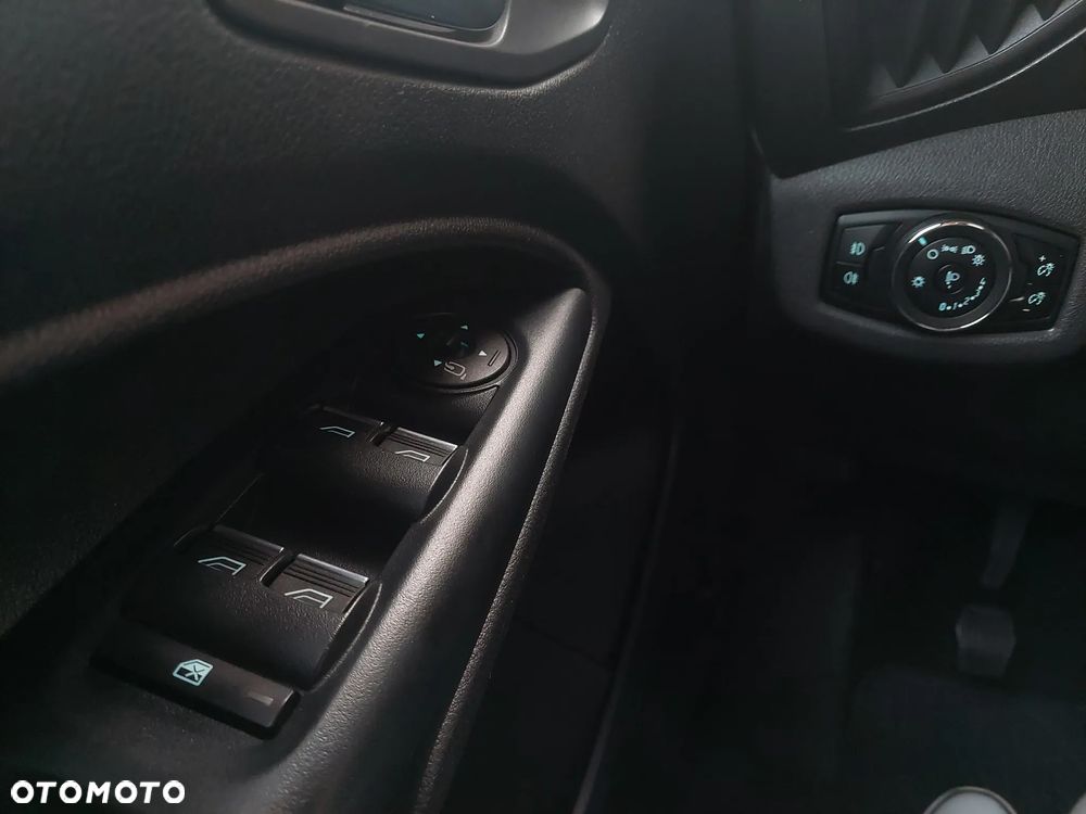 Ford Tourneo Connect 1.5 TDCi Titanium - 26