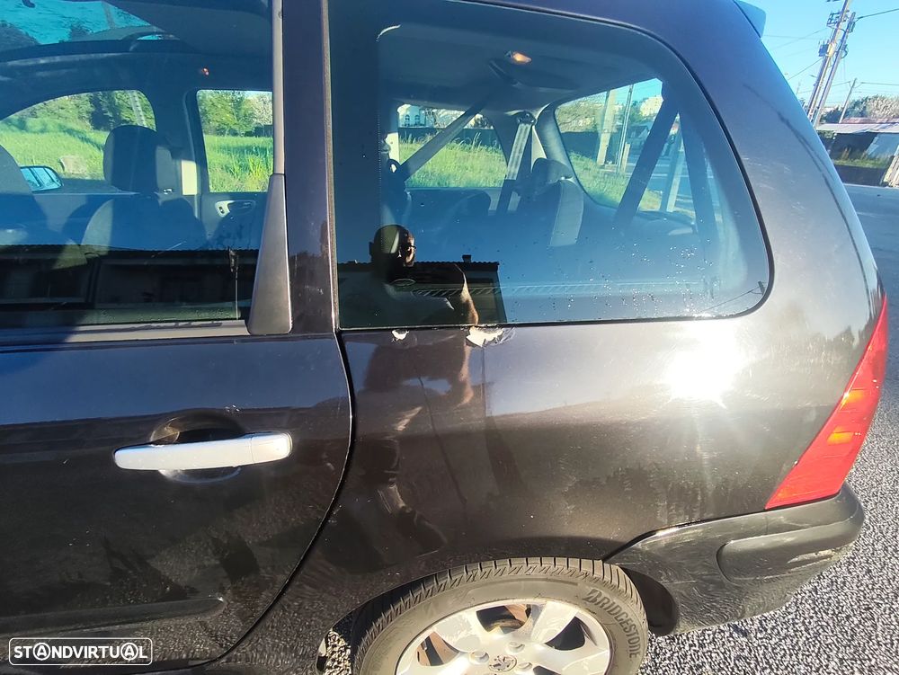 Peugeot 307 SW 1.6 HDi FAP Executive - 13