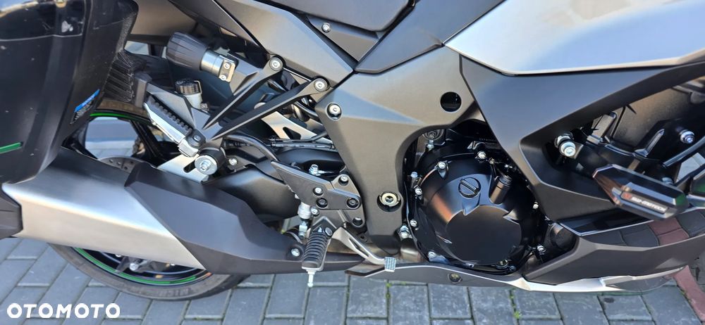 Kawasaki Ninja 1000 SX - 13