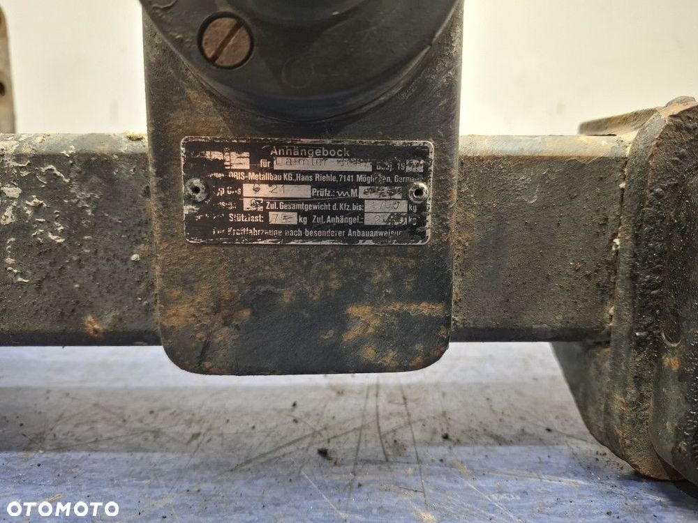 MERCEDES BENZ T1 KACZKA 207D HAK DO PRZYCZEPY - 3