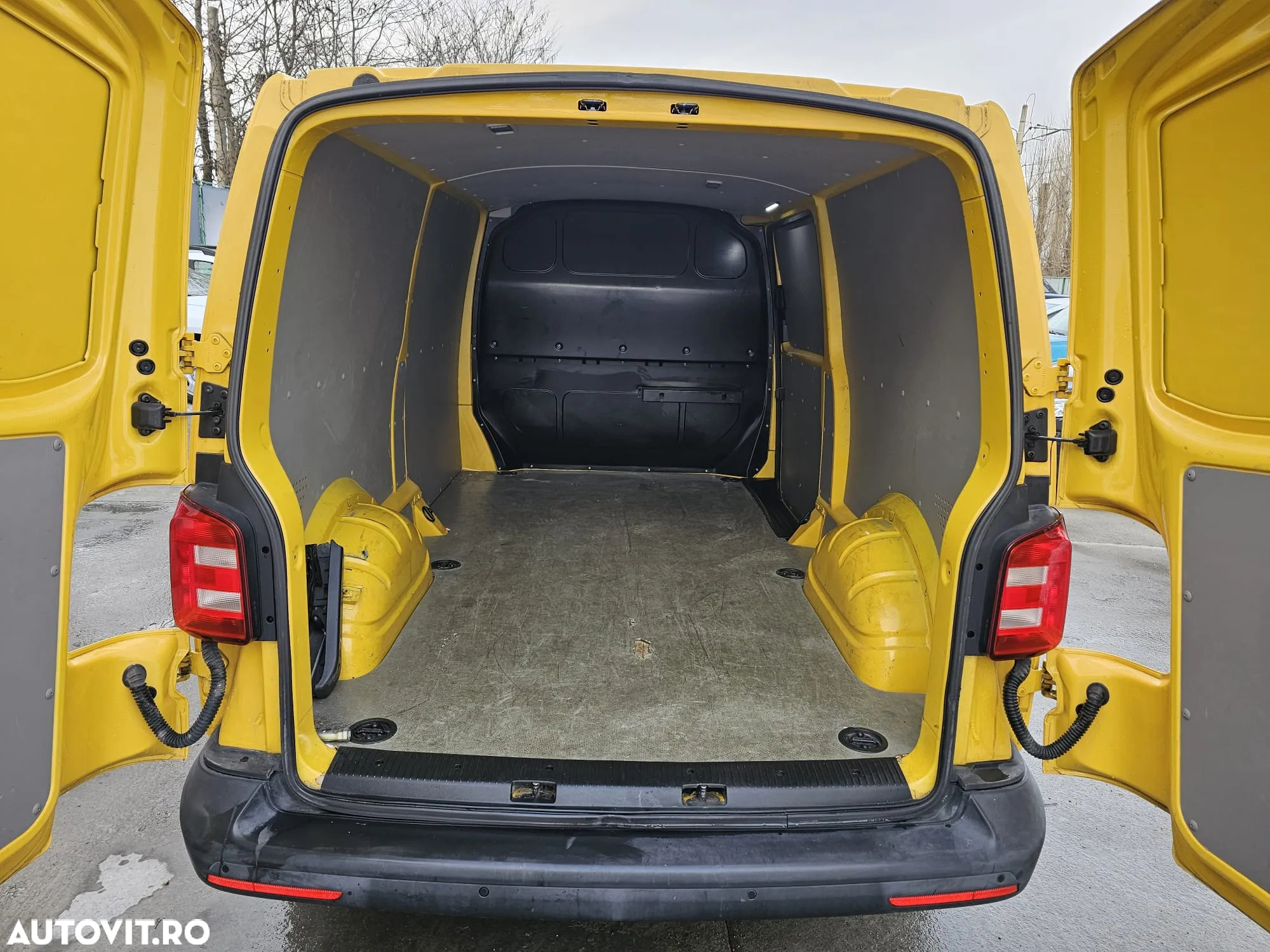Volkswagen Transporter Kombi T6 2.0 TDI 75 kW KR - 7
