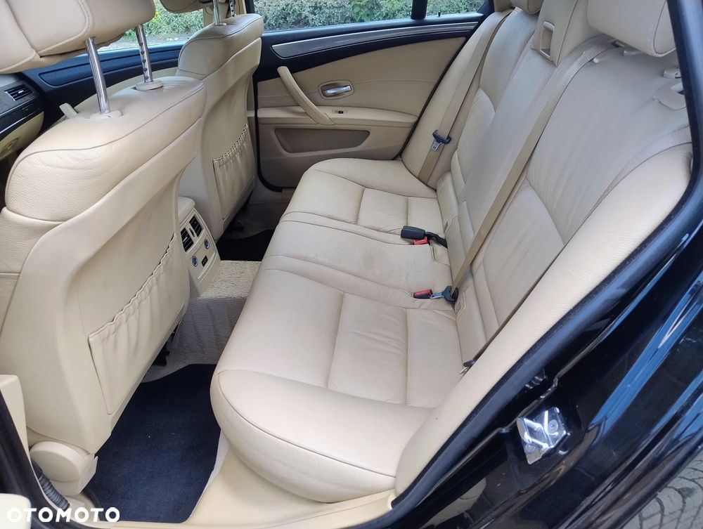 BMW Seria 5 523i Edition Exclusive - 14