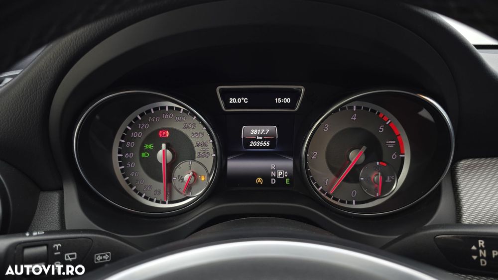 Mercedes-Benz GLA - 15