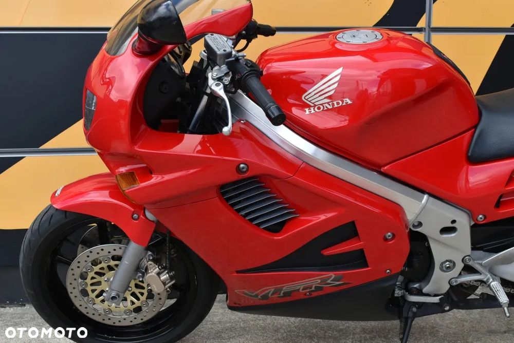 Honda VFR - 10