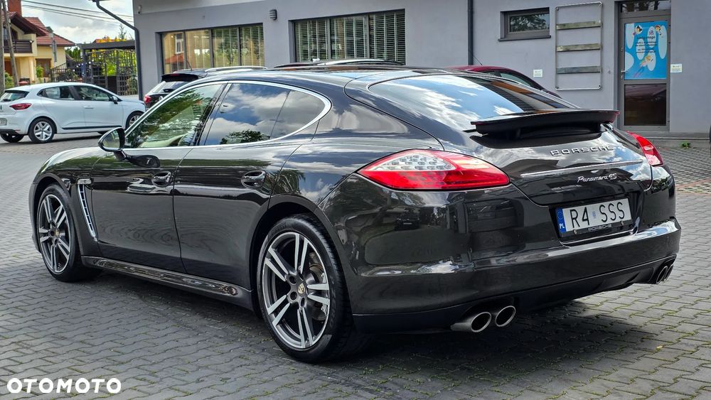 Porsche Panamera 4S - 12
