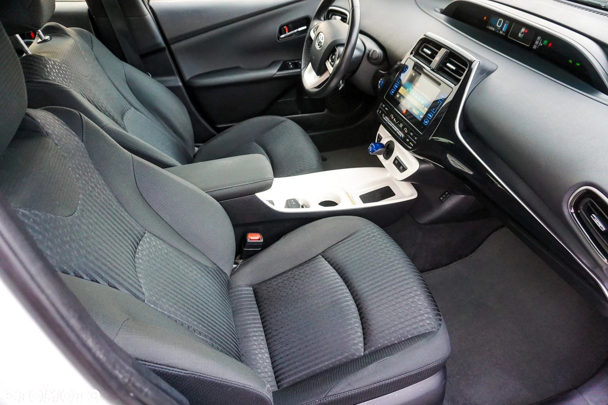 Toyota Prius 1.8 Hybrid Executive - 7