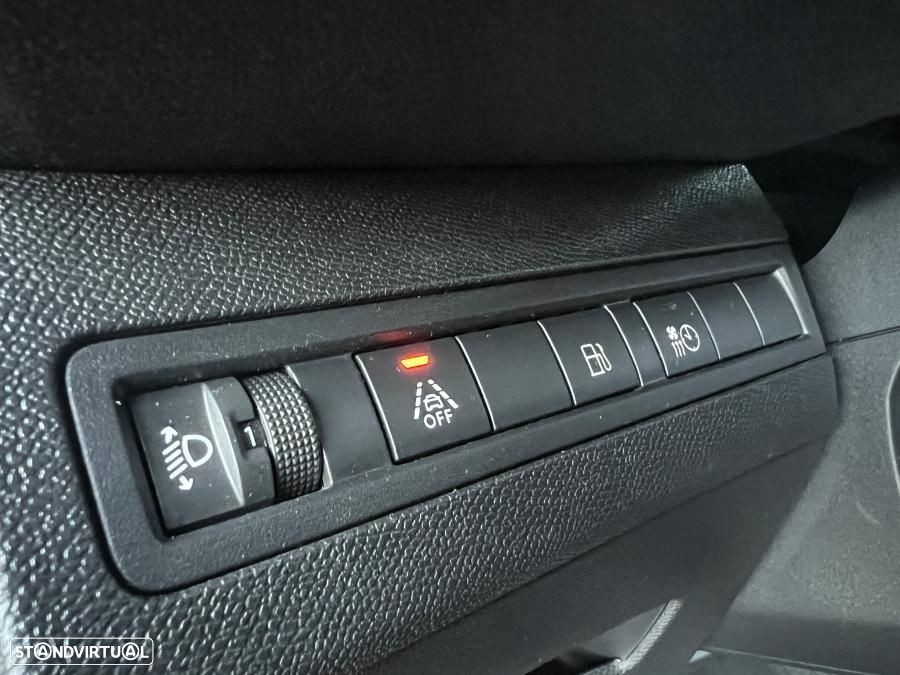 Peugeot 3008 1.6 Hybrid4 Allure Pack e-EAT8 - 19