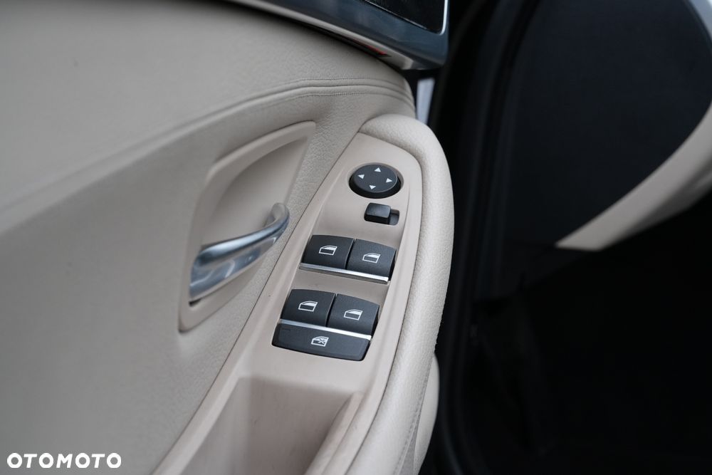 BMW Seria 5 518d - 17