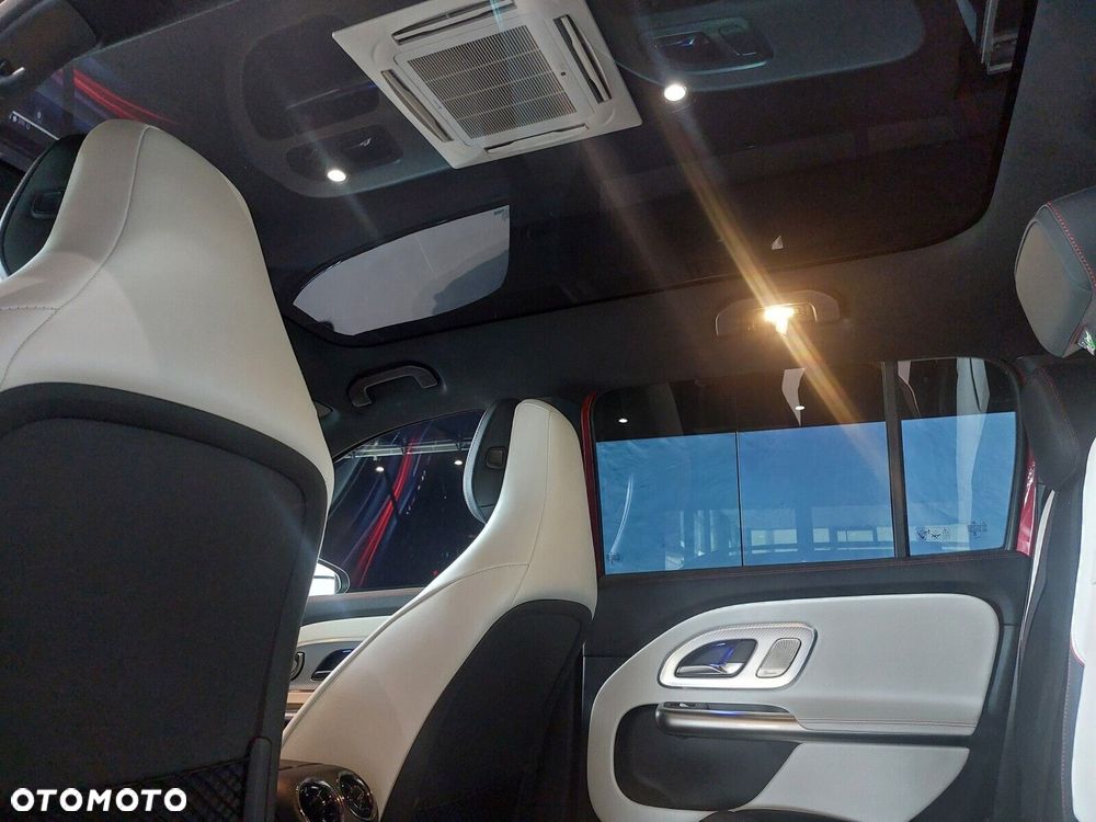 Mercedes-Benz GLB - 14