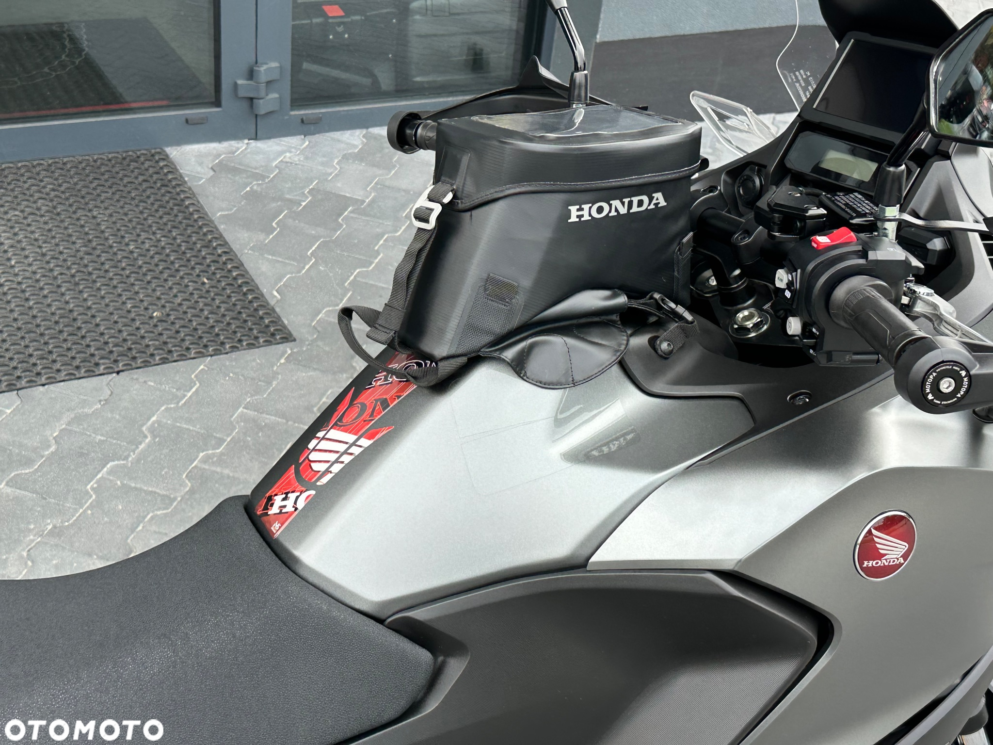 Honda NT - 15
