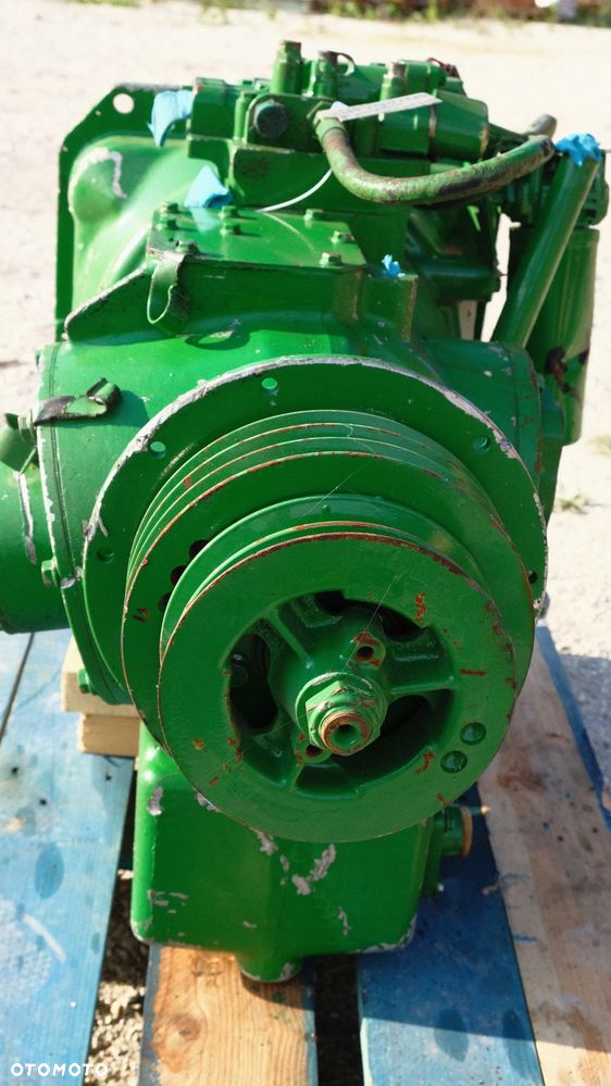 Przekladnia John Deere kątowa napędowa  DE19203 kąbajn kosiarka np S660,S670,S680,S770,S780 - 5