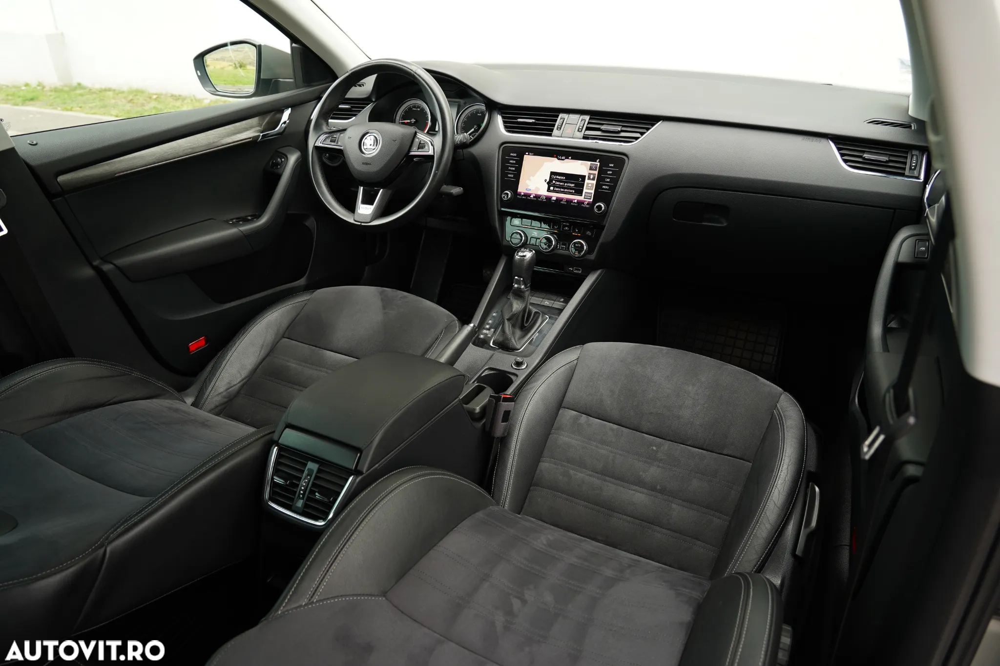 Skoda Octavia Combi 2.0 TDI 4x4 DSG Scout - 10