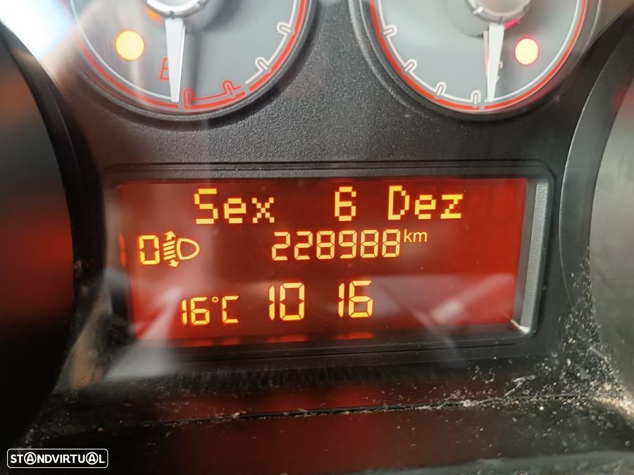 Fiat Punto 1.3 M-Jet Easy S&S - 10