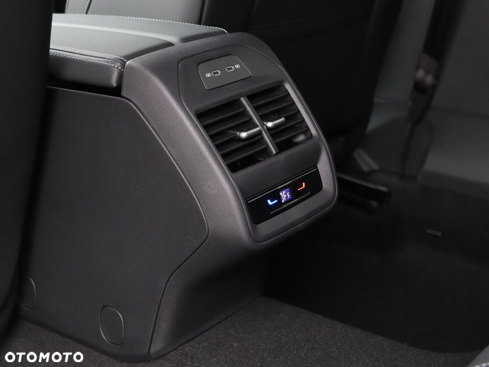 Volkswagen Passat - 15