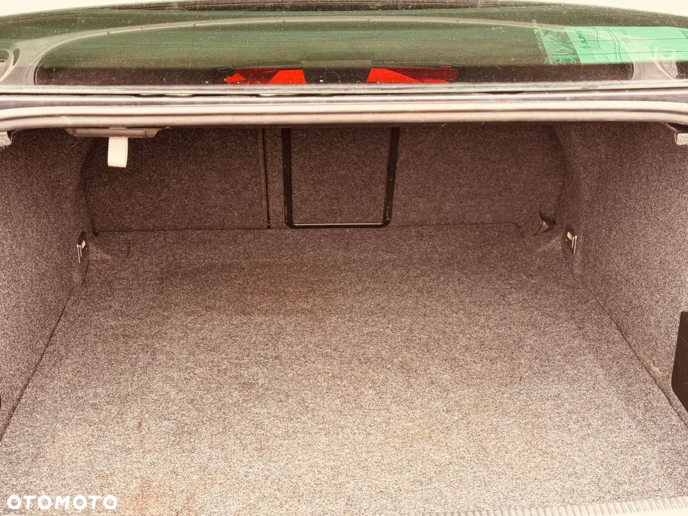 Volkswagen Passat - 20