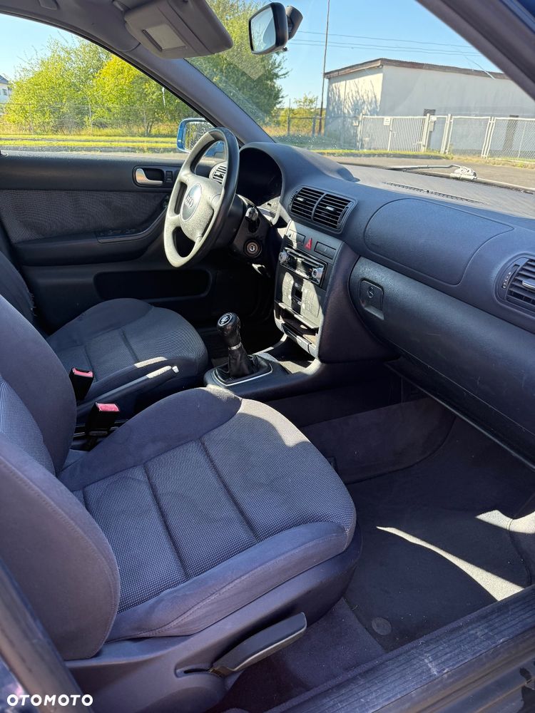 Audi A3 1.6 Ambiente - 13