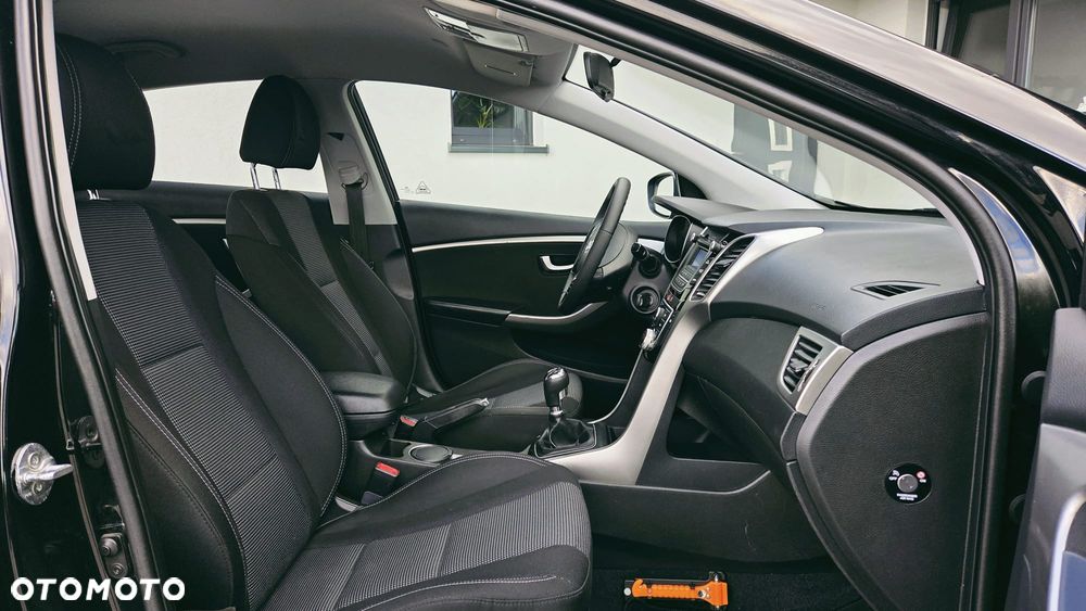 Hyundai i30 blue 1.6 GDI Trend - 19