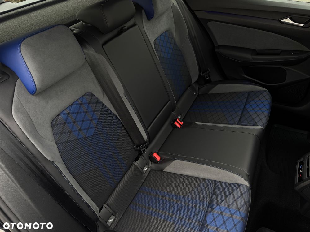 Volkswagen Golf 2.0 TSI 4Motion R DSG - 34