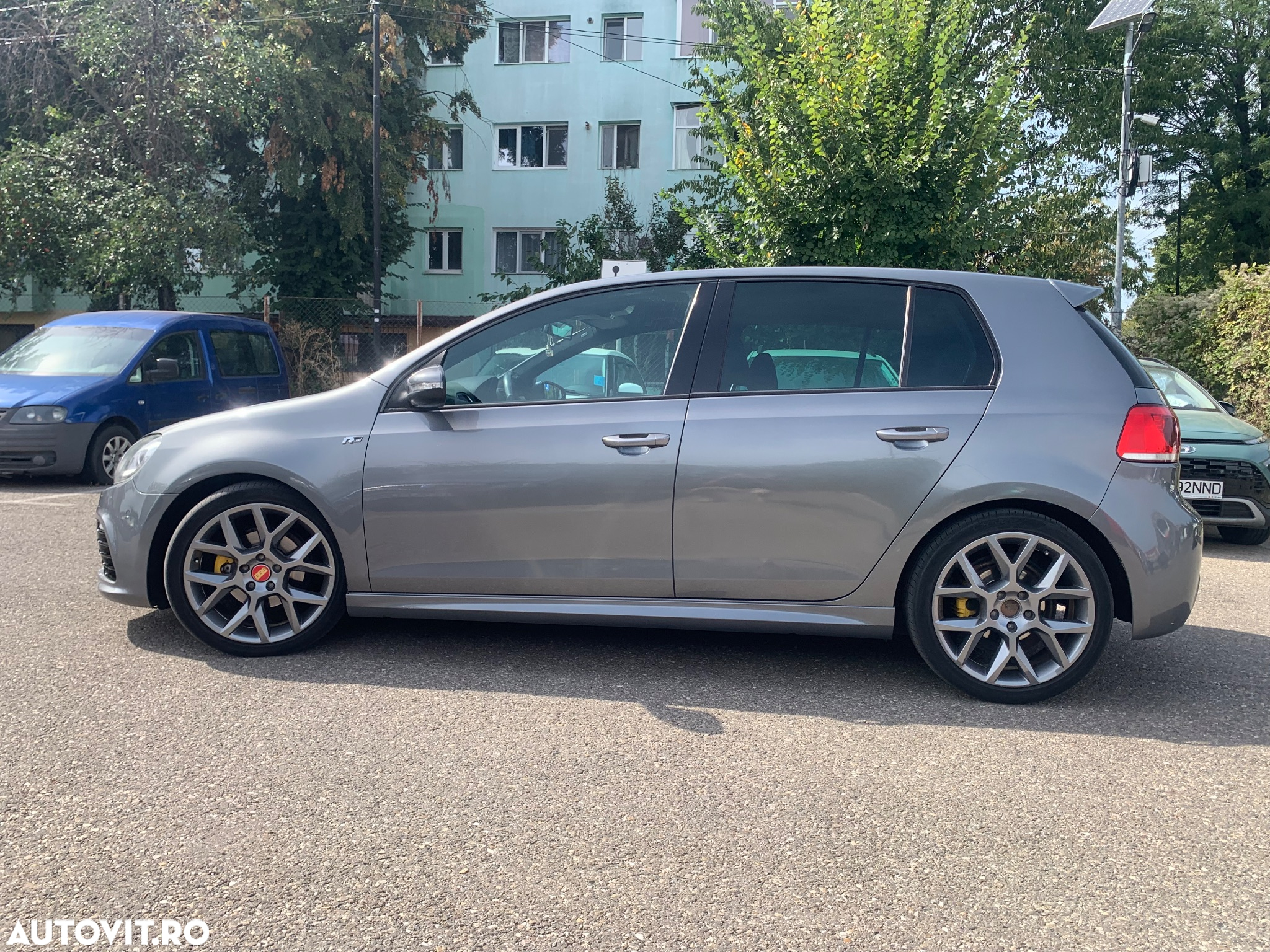 Volkswagen Golf - 2