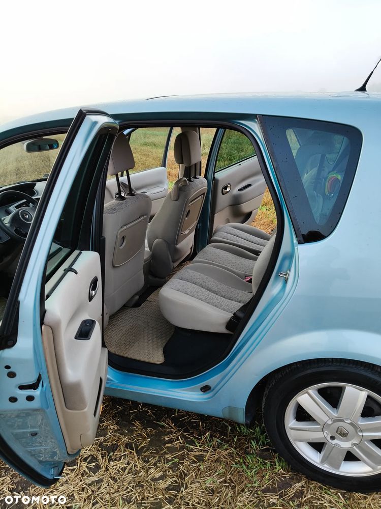 Renault Scenic 1.6 16V Infinity - 8