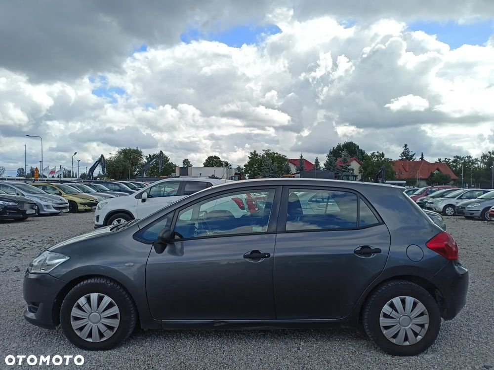 Toyota Auris - 2
