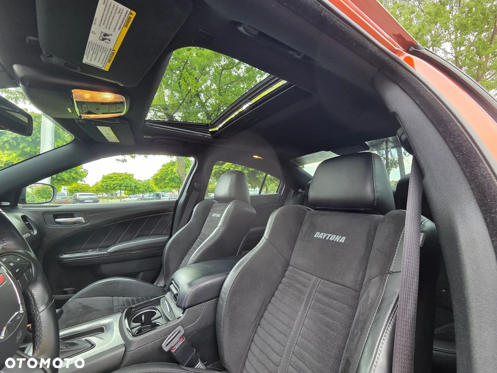 Dodge Charger 5.7 R/T Daytona - 24
