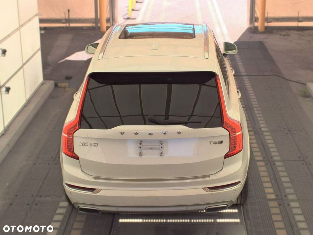 Volvo XC 90 - 6