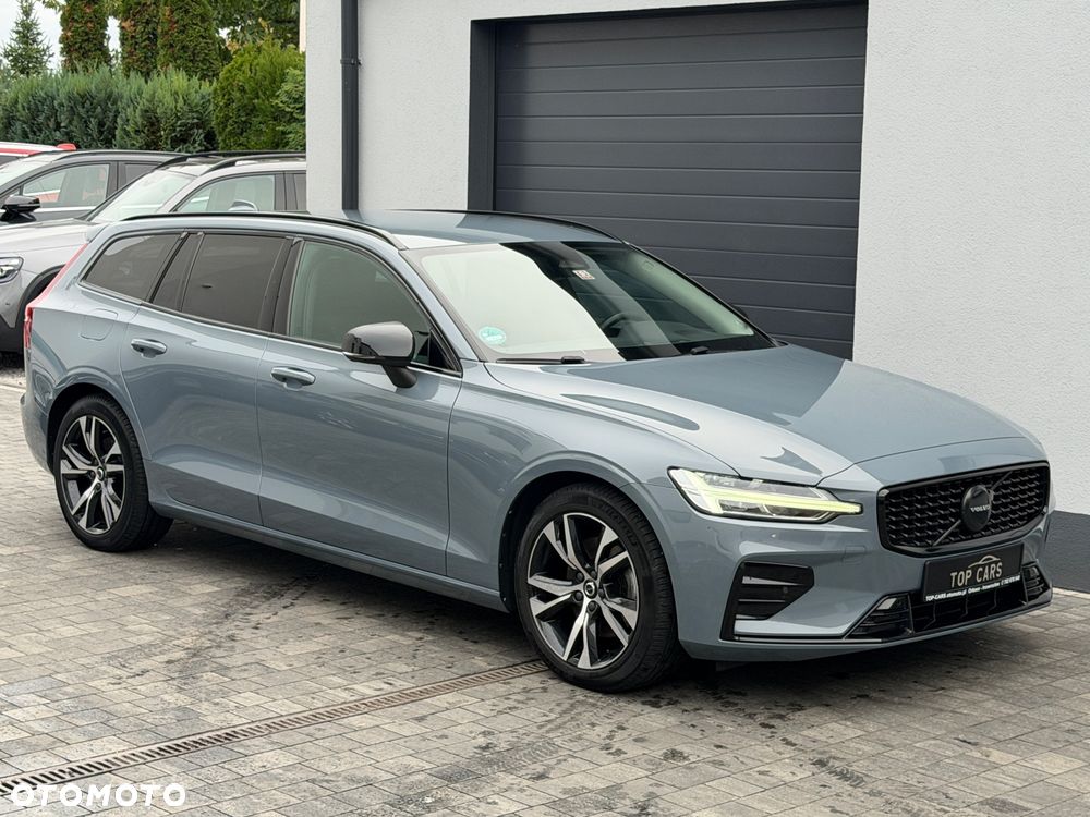 Volvo V60 2022 photo 2