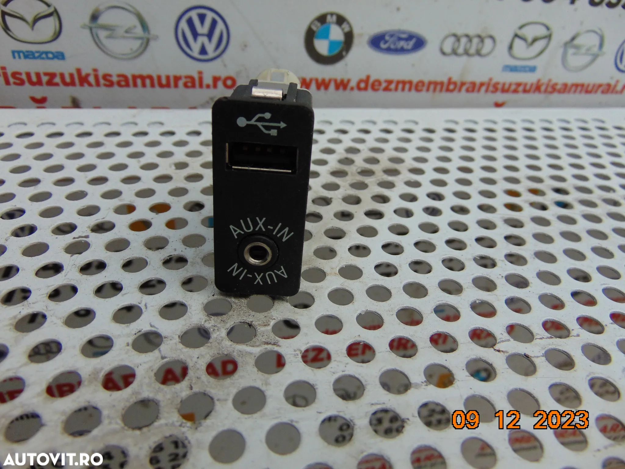 USB aux BMW x1 F48 f49 X6 e71 e72 f10 f11 f12 x2 x2 f25 f39 f45 f46 f04 f06 f07 mini r55 r54 r56 f5 - 1