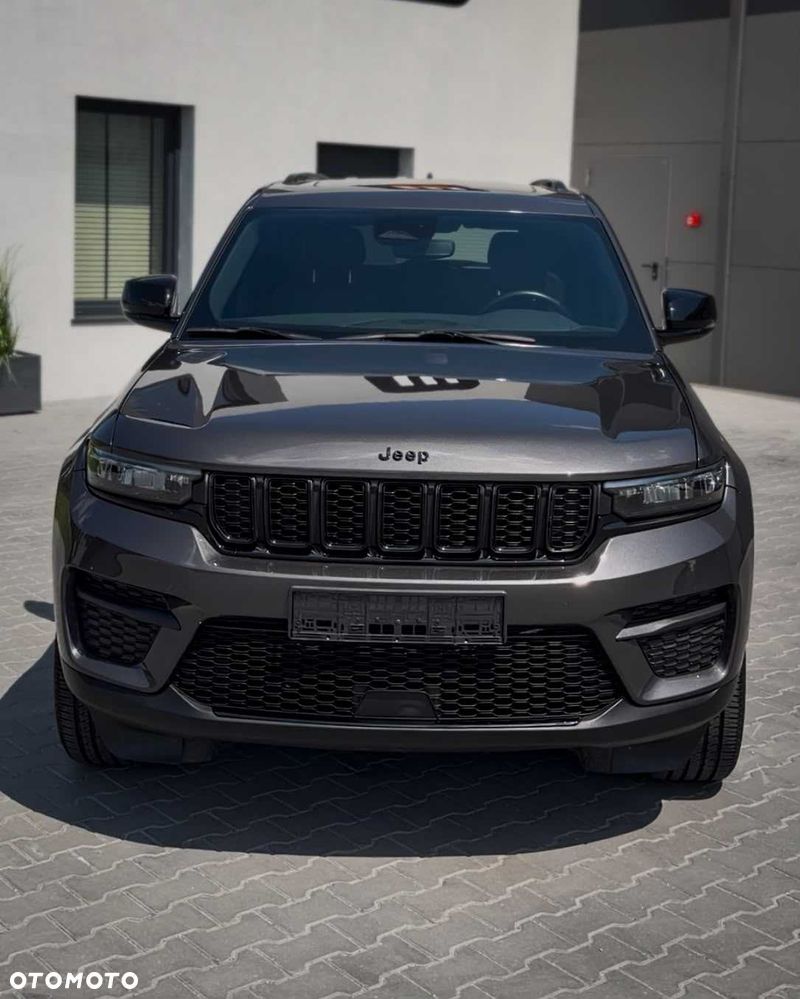 Jeep Grand Cherokee - 1
