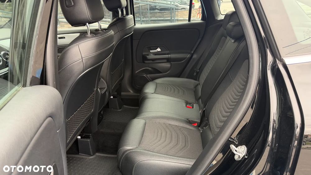 Mercedes-Benz GLA 200 Style - 17