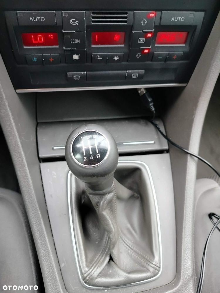 Audi A4 Avant - 9
