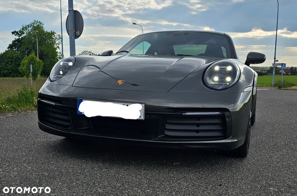 Porsche 911 Carrera - 2