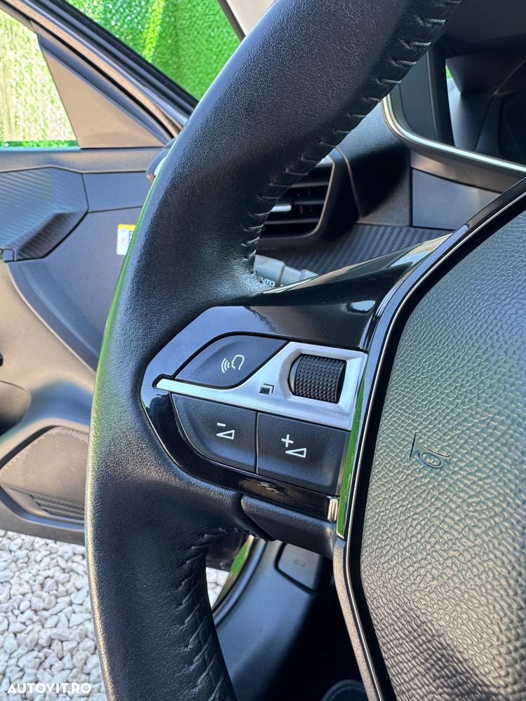 Peugeot 208 PureTech 100 Allure Pack - 16