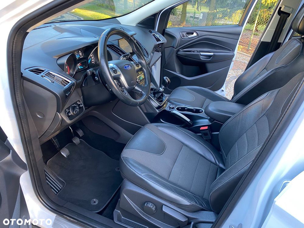 Ford Kuga 2.0 TDCi 2x4 Titanium - 11