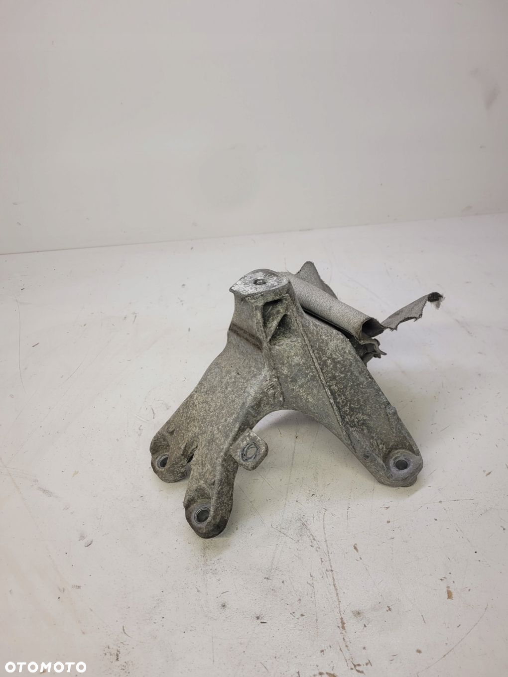 ŁAPA SILNIKA PRAWA AUDI A4 B8 A5 Q5 8K0199308EE - 3