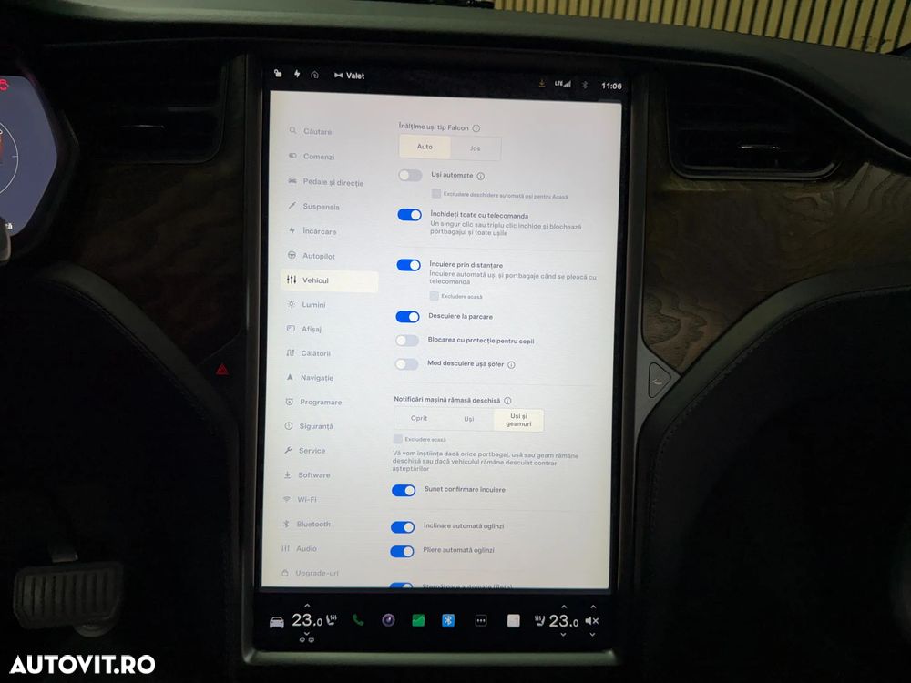 Tesla Model X - 17