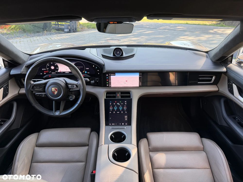 Porsche Taycan Turbo S - 21
