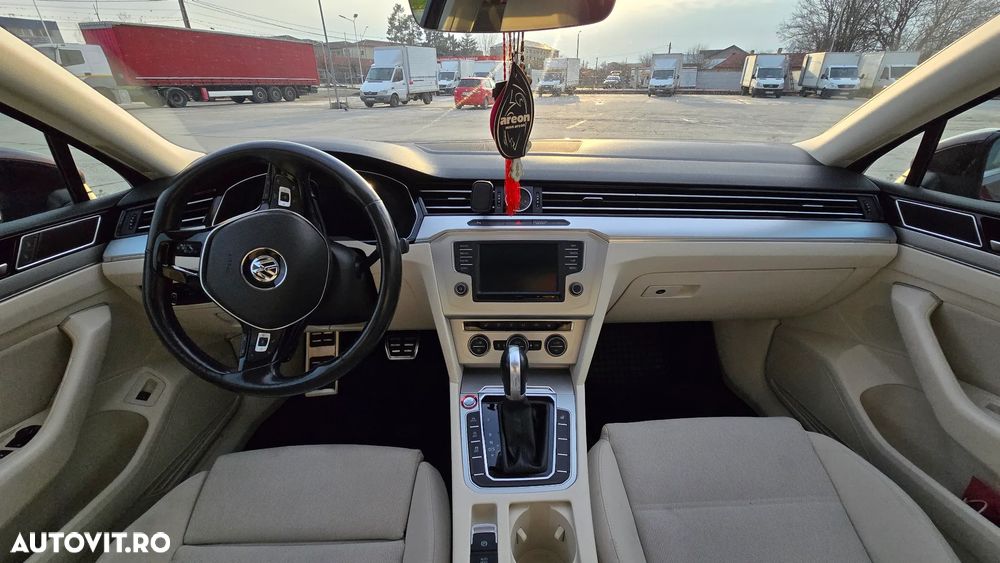 Volkswagen Passat 2.0 TDI DSG Highline - 15