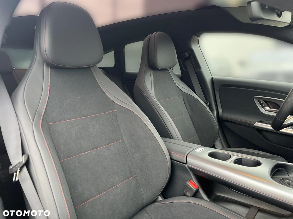 Mercedes-Benz CLA - 13