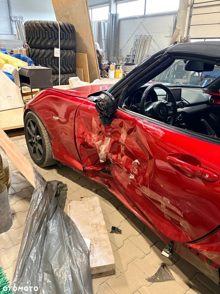 Mazda MX-5 RF SKYACTIV-G 131 Exclusive-Line - 4
