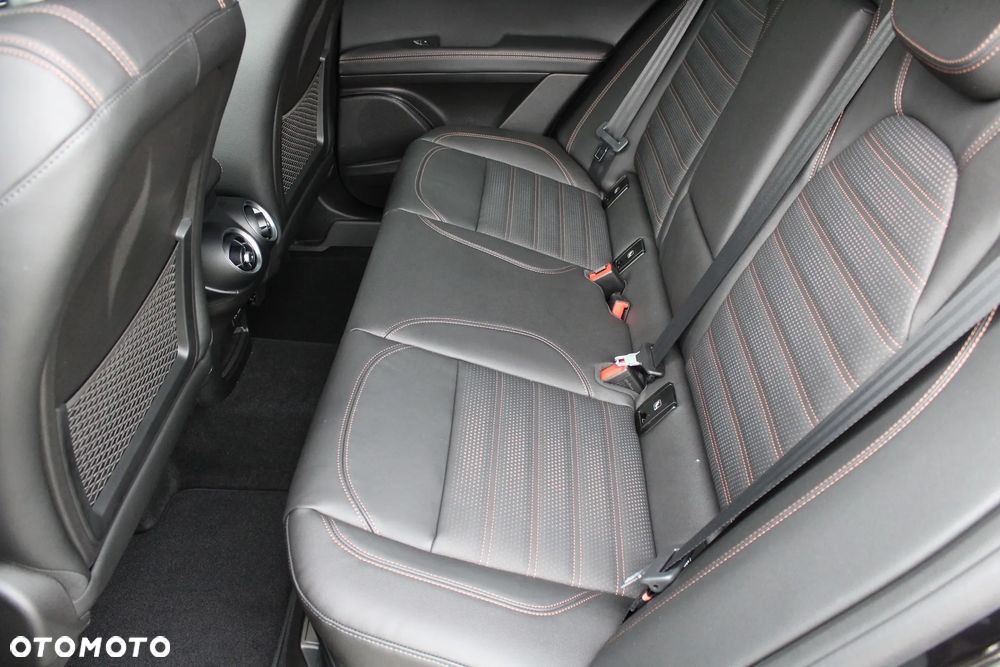 Alfa Romeo Stelvio 2.0 Turbo Intensa Q4 - 12