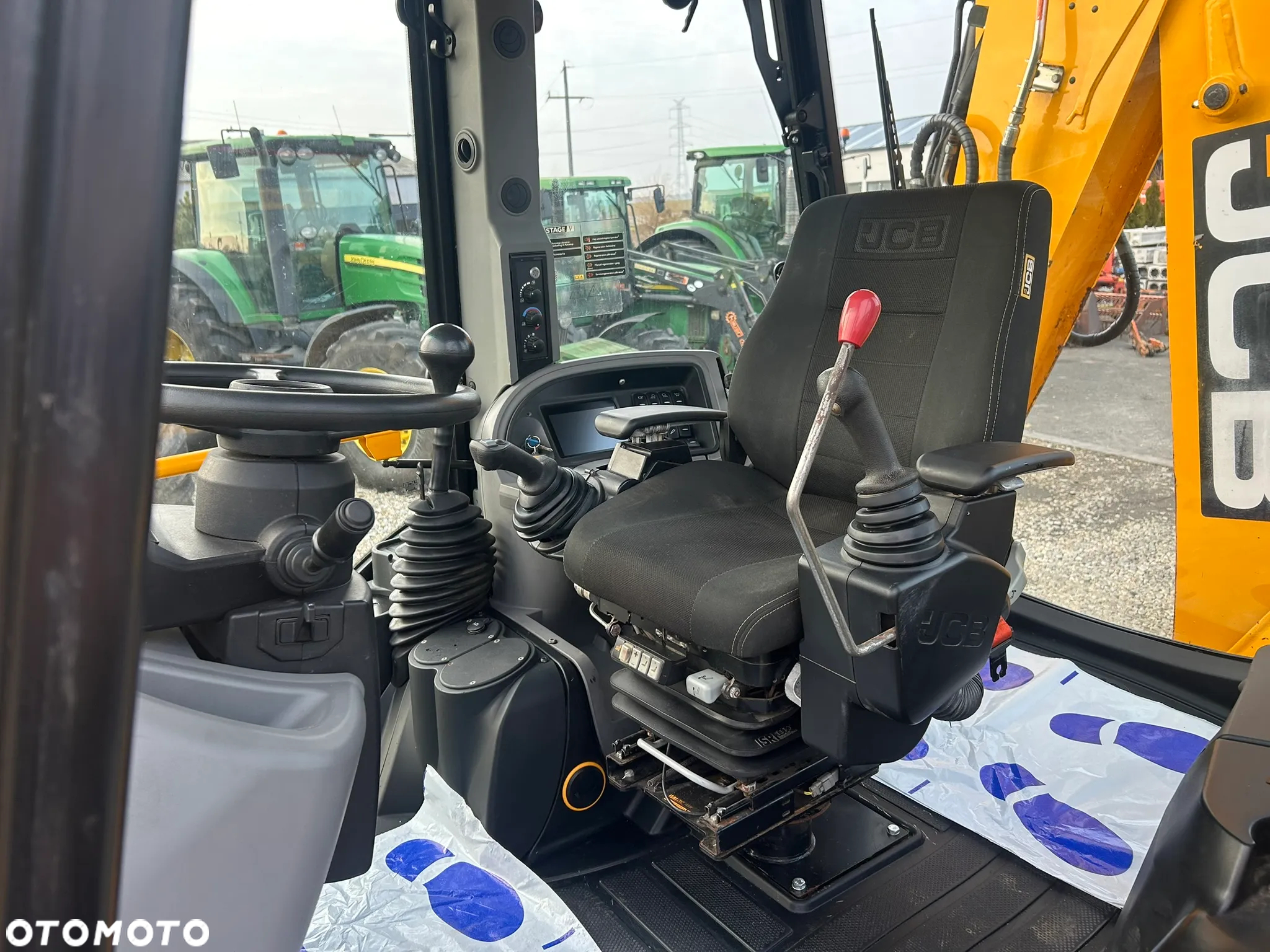 JCB 4CX - 17