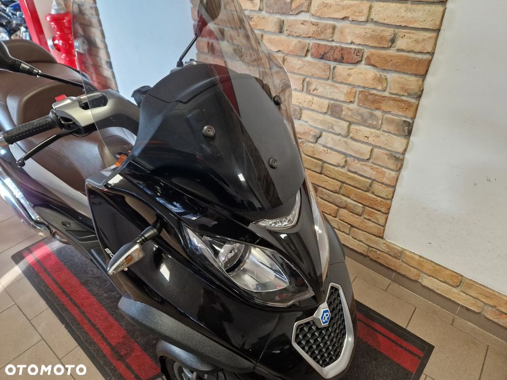 Piaggio MP-3 - 28