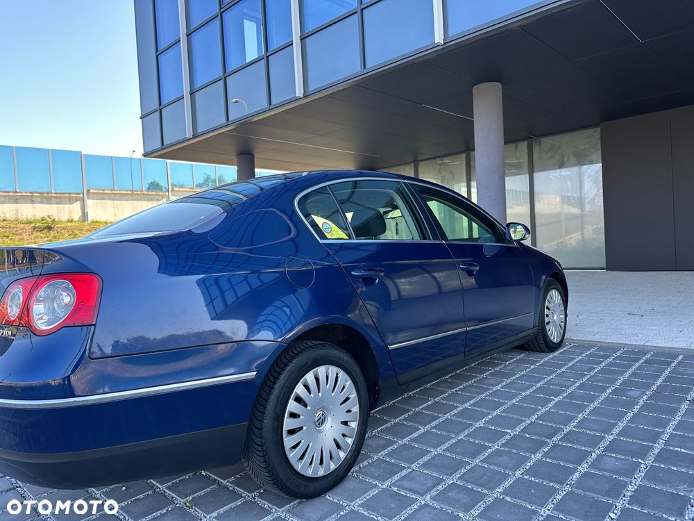 Volkswagen Passat 2.0 TDI Highline - 9