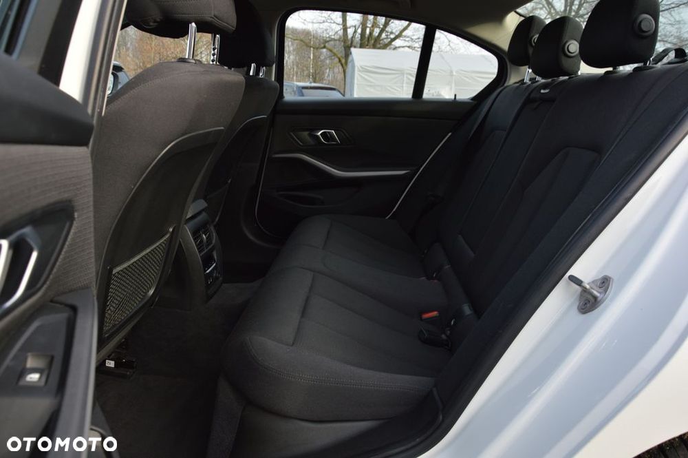 BMW Seria 3 318i Advantage sport - 11