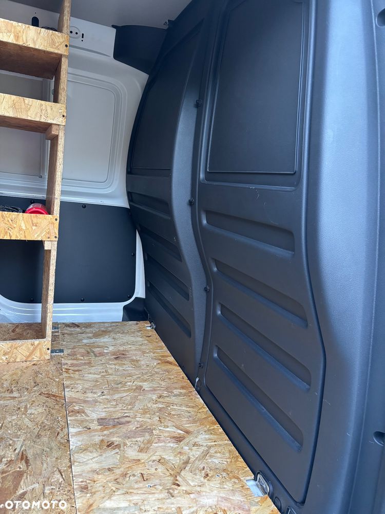 Volkswagen Caddy - 10