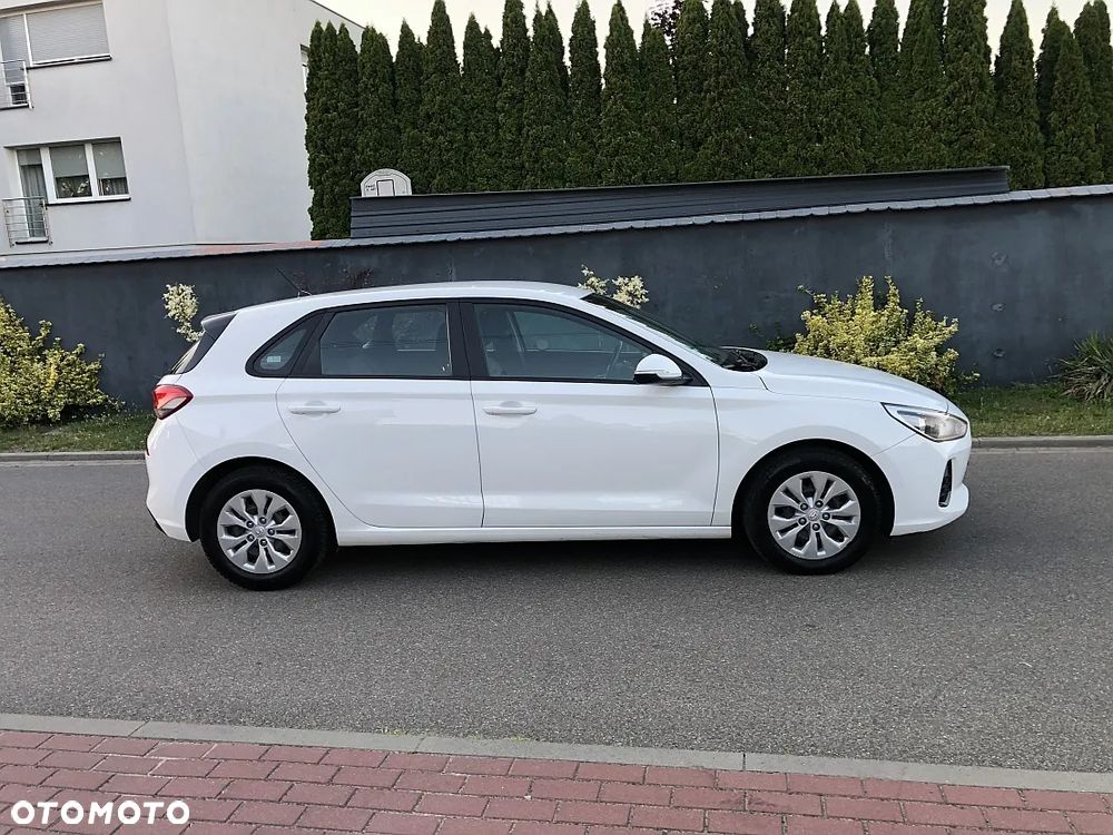 Hyundai i30 1.6 CRDi BlueDrive Comfort DCT - 4