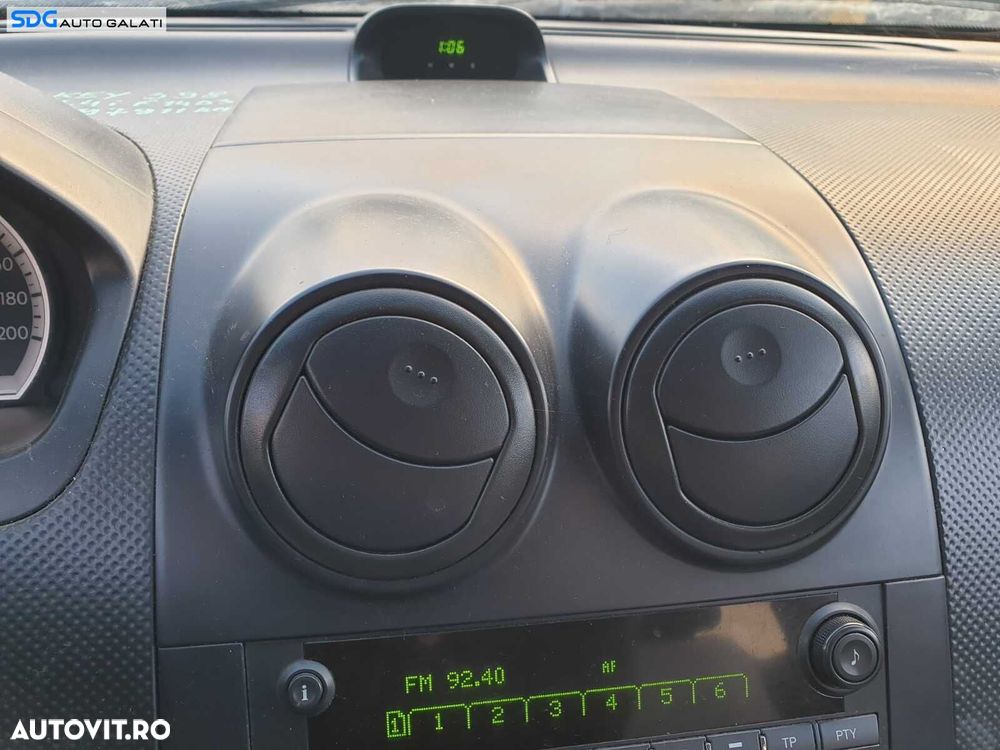 Rama Ornament Central de la Grila Gura Aer Aerisire Ventilatie Bord Chevrolet Aveo Kalos T250 2005 - 2011 [C6873] - 1