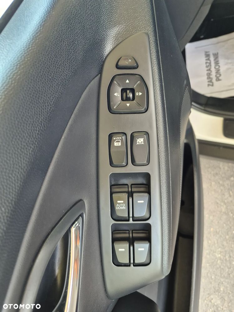 Hyundai ix35 2.0 CRDi 4WD Automatik Fifa World Cup Silver Edition - 16